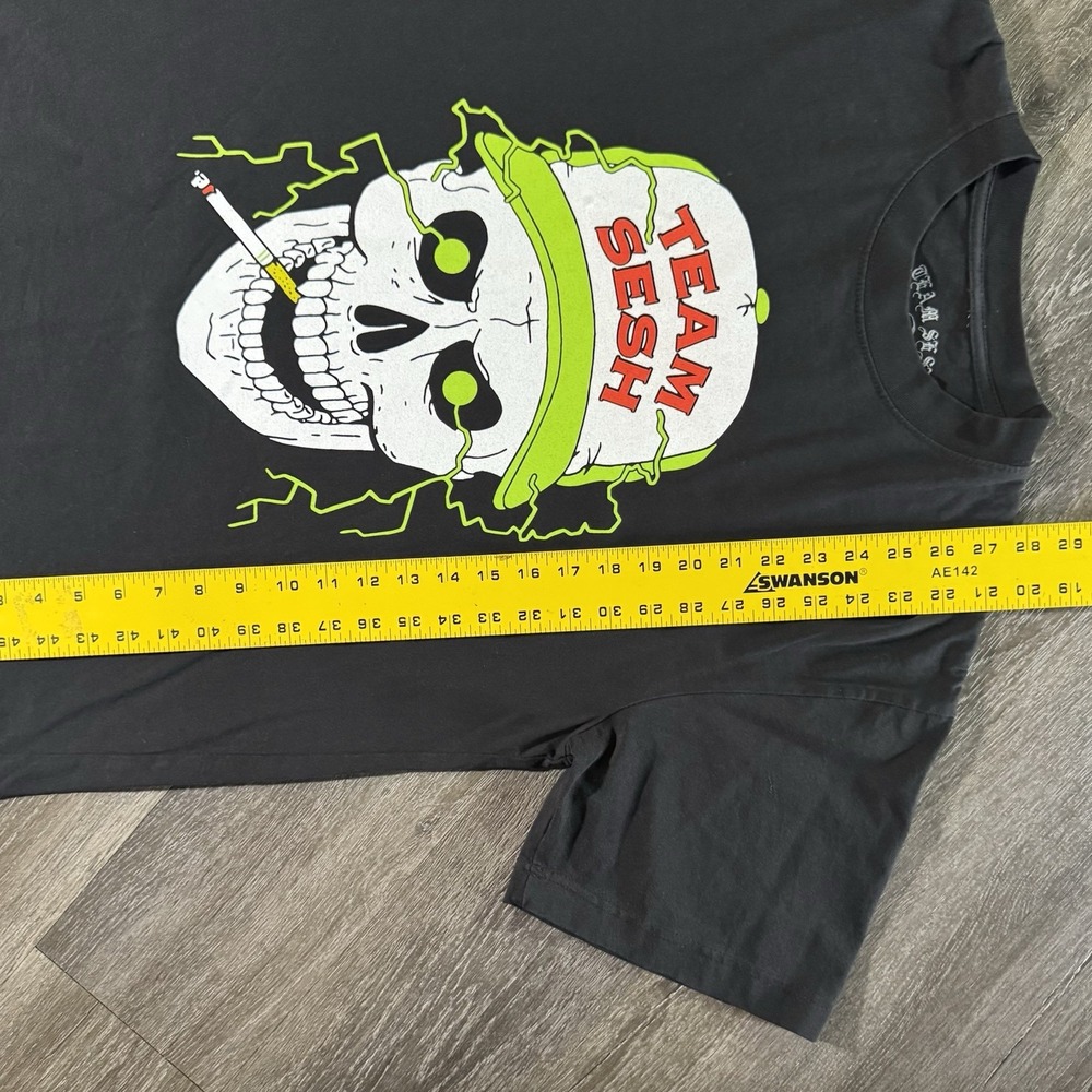 TeamSESH BONES Tour 2025 Double Sided T-Shirt M Skull Graphic Rare Streetwear - Picture 5 of 5